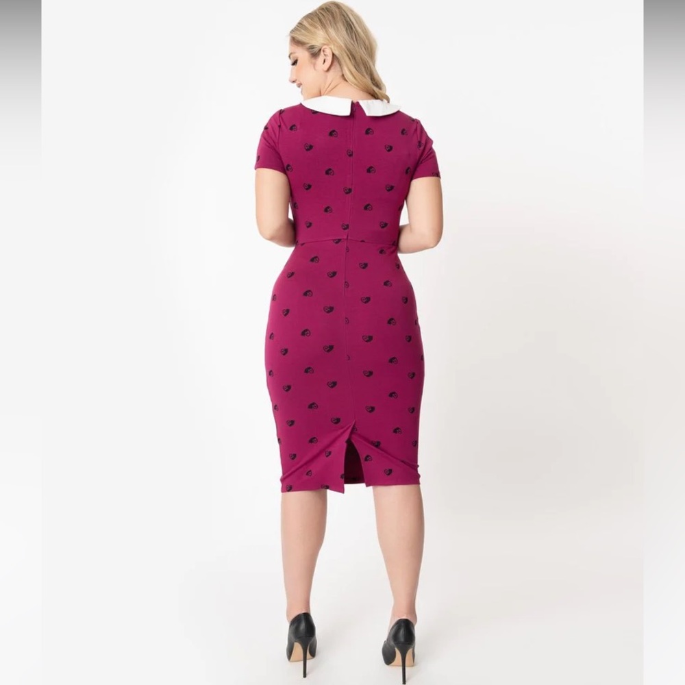 Unique Vintage Magenta Pencil Dress with White Peter Pan Collar and Black Print - Picture 2 of 5